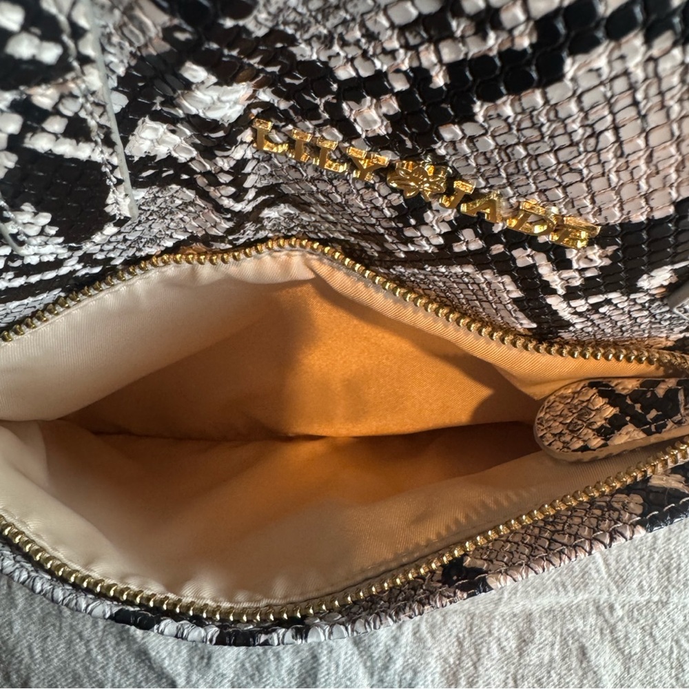 Lilly Jade Medium Brittany Convertible Purse to Backpack Snakeskin Black & White - Picture 5 of 9